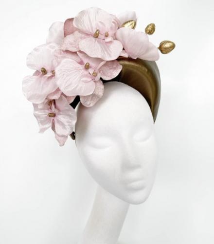 Click for more information on this Ayesha hat